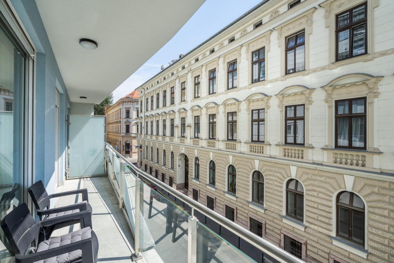 Bpr Galactic Empire Home With Balcony Budapest Exterior foto