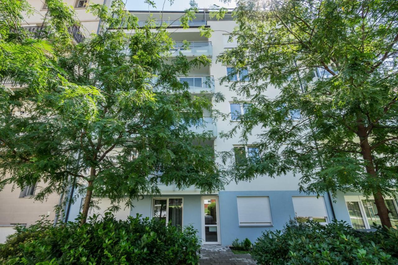 Bpr Galactic Empire Home With Balcony Budapest Exterior foto